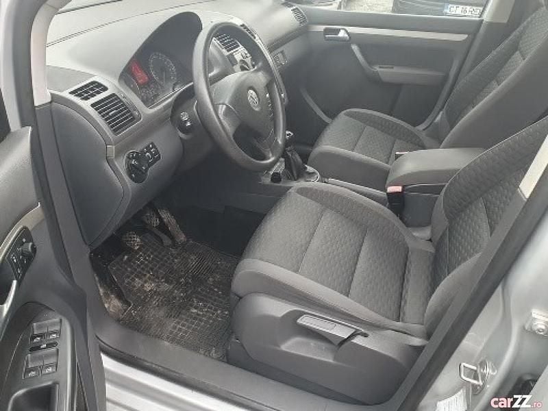 Second-hand VW Touran 140 CP (102 kW) 2009 Monovolum