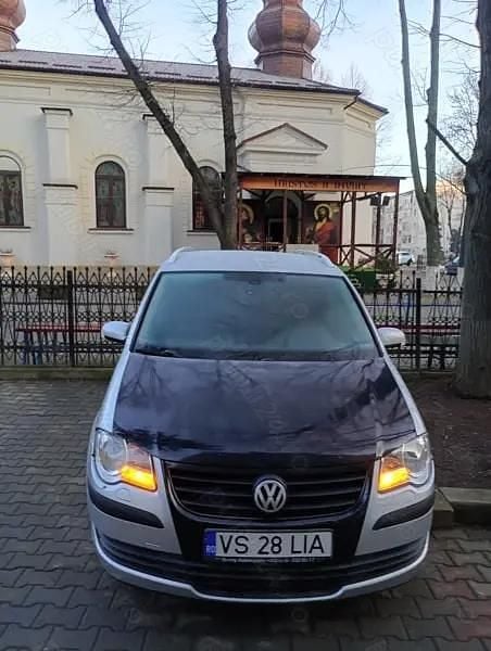 Second-hand VW Touran 105 CP (77 kW) 2008 Monovolum