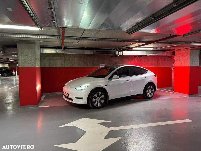 Second-hand Tesla Model Y 378 kW (514 CP) 2021 Culoarealb SUV