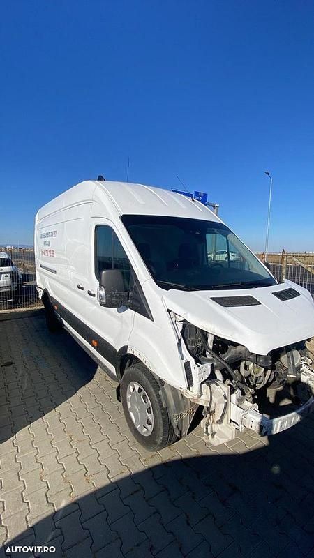 Culoarealb Utilizat 2024 Ford Transit Monovolum | 10.200 EUR - Imagine 1/4