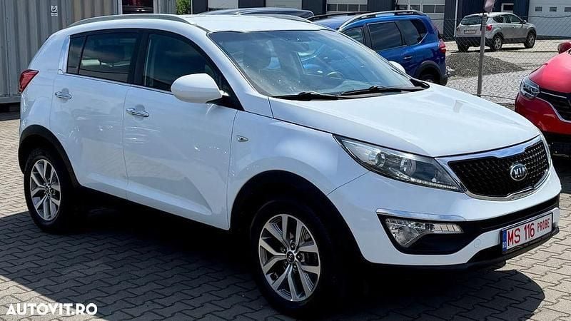 Second-hand Kia Sportage 115 CP (84 kW) 2015 Culoarealb SUV