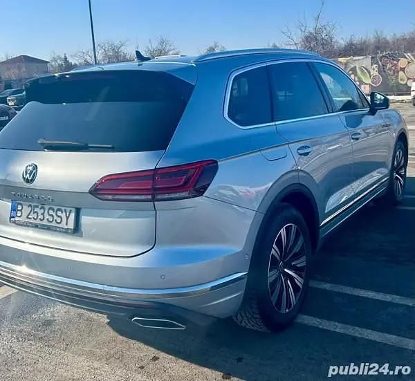 Second-hand VW Touareg Elegance 231 CP (169 kW) 2023 Argintiu SUV