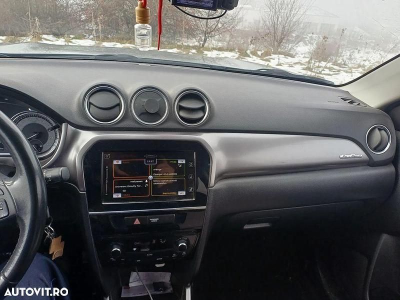 Second-hand Suzuki Vitara 129 CP (94 kW) 2021 Culoaregri SUV