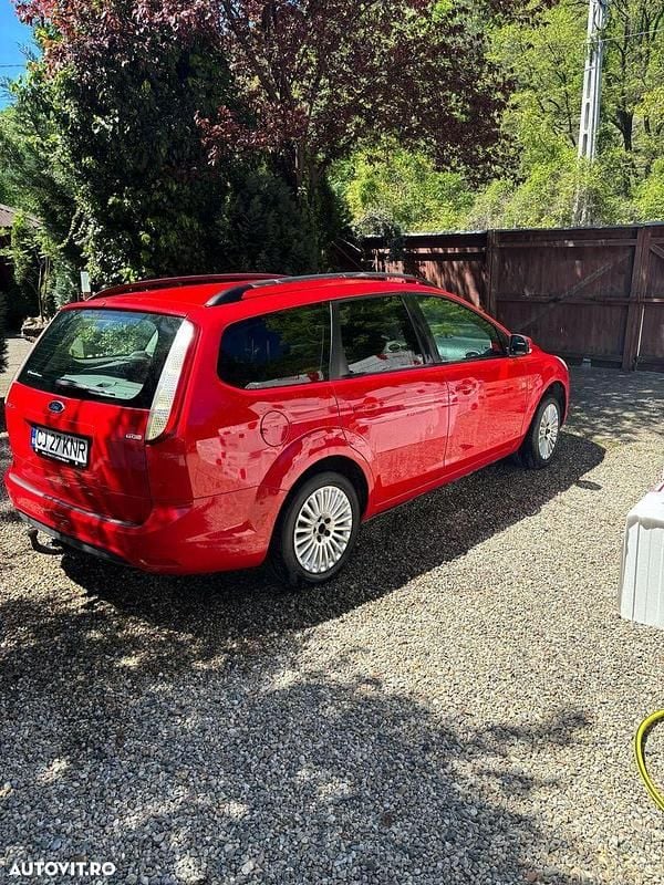 Rosu Utilizat 2010 Ford Focus Trend Break | 2.500 EUR (Preț OK) - Imagine 1/4