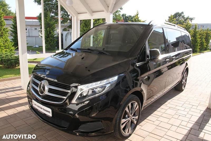 Negru Utilizat 2017 Mercedes V250 Avantgarde Monovolum | 44.980 EUR (Preț OK) - Imagine 1/4