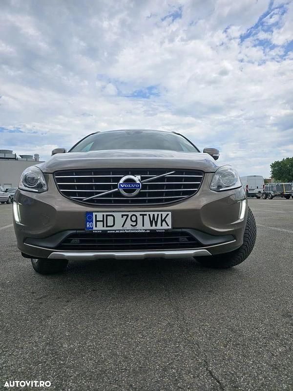 Culoaremaro Utilizat 2014 Volvo XC60 Summum SUV | 15.800 EUR (Preț OK) - Imagine 1/4