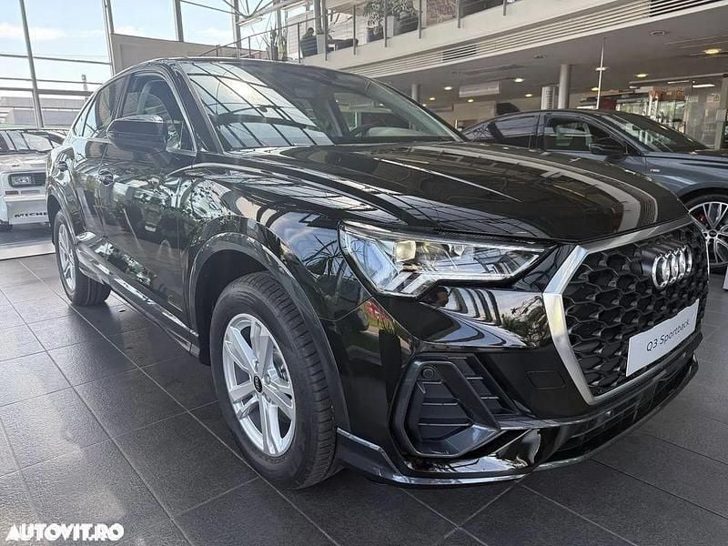 Nouă Audi Q3 Comfort 150 CP (110 kW) 2025 Culoarenegru SUV