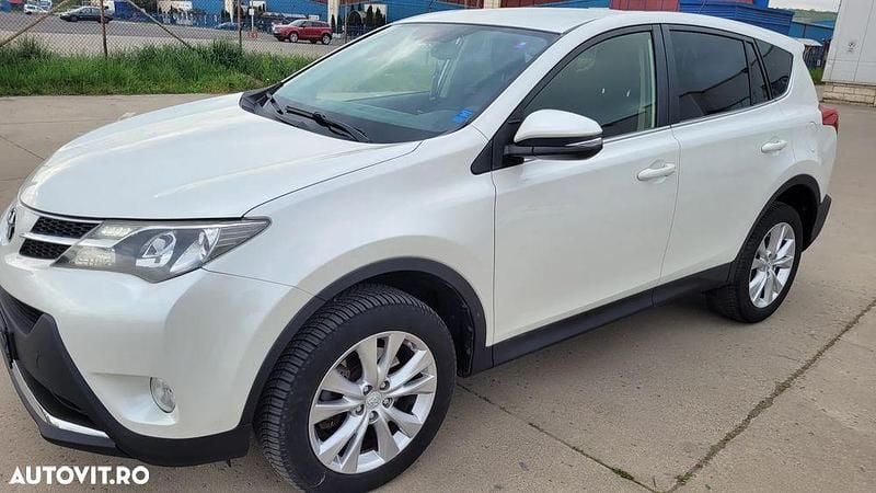 Culoarealb Utilizat 2013 Toyota RAV4 SUV | 9.999 EUR (Preț bun) - Imagine 1/4