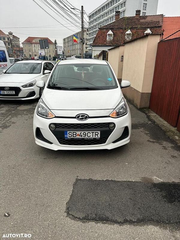Culoarealb Utilizat 2019 Hyundai i10 Comfort Hatchback | 7.300 EUR (Super Preț) - Imagine 1/4