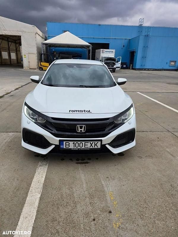 Culoarealb Utilizat 2018 Honda Civic Comfort Hatchback | 12.000 EUR (Preț OK) - Imagine 1/4
