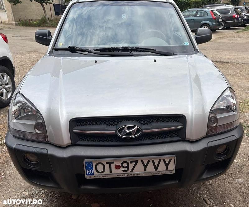 Gri Utilizat 2007 Hyundai Tucson SUV | 4.000 EUR (Super Preț) - Imagine 1/4