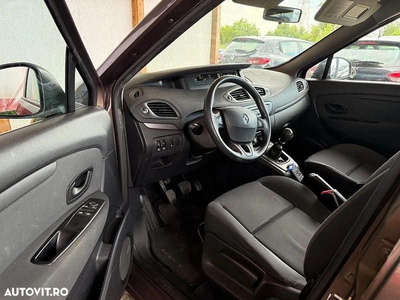 Second-hand Renault Scénic III Expression 86 CP (63 kW) 2009 Culoaremaro Monovolum