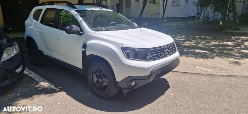 Alb Utilizat 2021 Dacia Duster Comfort SUV | 13.900 EUR (Preț bun) - Imagine 1/4
