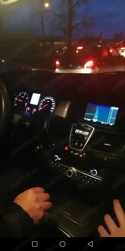 Utilizat 2011 Renault Laguna III Hatchback | 4.250 EUR (Preț OK) - Imagine 1/4
