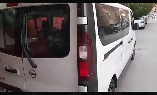 Alb Utilizat 2019 Opel Vivaro Van | 15.480 EUR (Scump) - Imagine 1/4