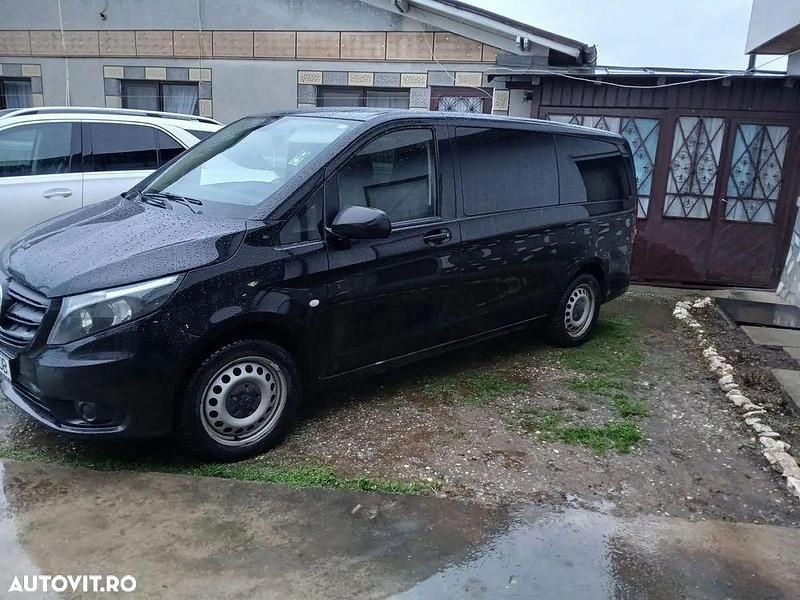 Culoarenegru Utilizat 2021 Mercedes Vito Break | 23.500 EUR - Imagine 1/4