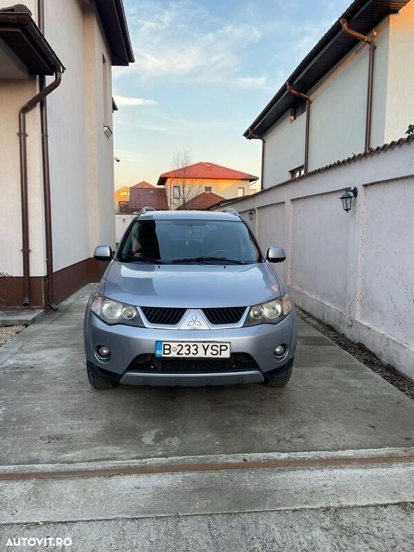 Argint Utilizat 2007 Mitsubishi Outlander SUV | 4.490 EUR (Preț OK) - Imagine 1/4