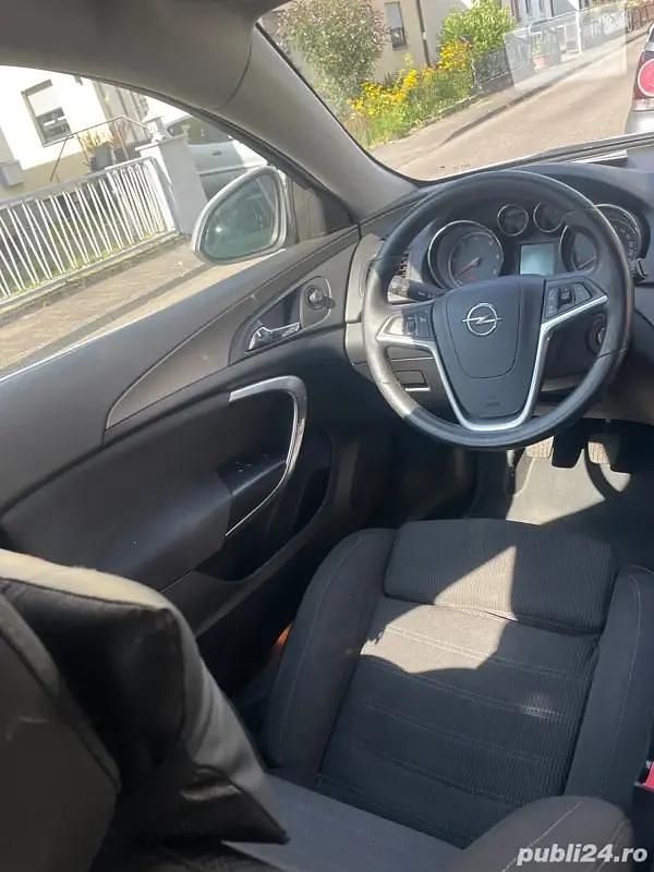 Second-hand Opel Insignia 131 CP (96 kW) 2010 Hatchback