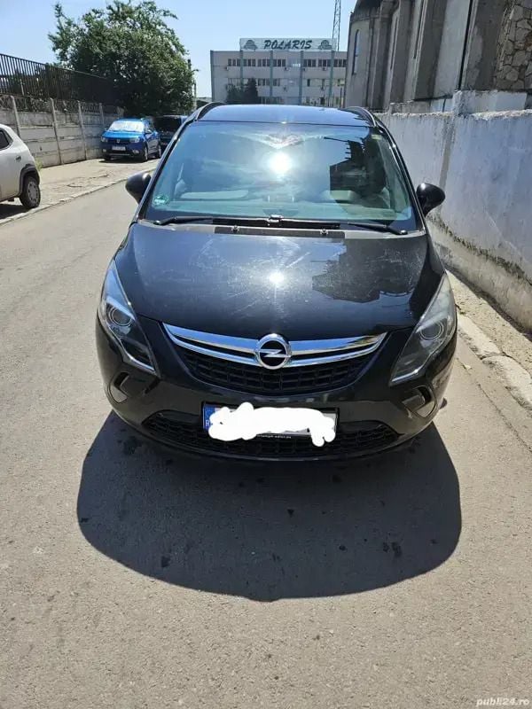 Negru Utilizat 2016 Opel Zafira Tourer Monovolum | 6.800 EUR (Preț OK) - Imagine 1/4