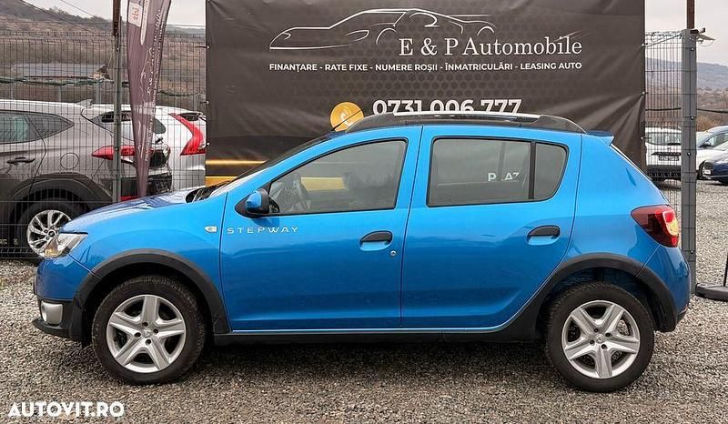 Second-hand Dacia Sandero Celebration 90 CP (66 kW) 2014 Culoarealbastru