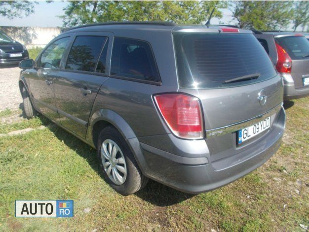 Second-hand Opel Astra 90 CP (66 kW) 2005 Gri Break