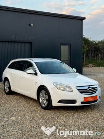 Alb Utilizat 2010 Opel Insignia Basis Break | 4.400 EUR - Imagine 1/4
