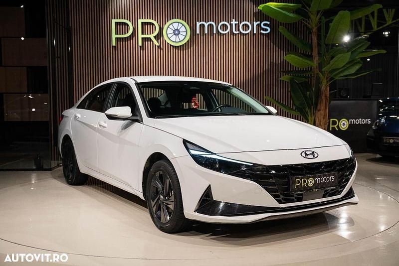 Second-hand Hyundai Elantra 123 CP (90 kW) 2022 Culoarealb Berlinǎ