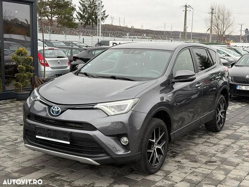 Second-hand Toyota RAV4 Hybrid 197 CP (144 kW) 2016 Culoaregri SUV