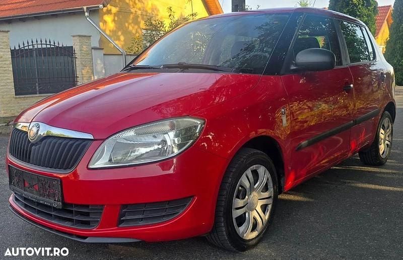 Culoarerosu Utilizat 2010 Skoda Fabia Active | 2.500 EUR (Preț OK) - Imagine 1/4