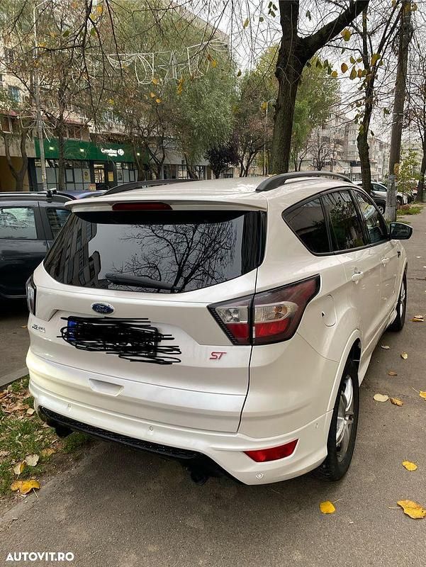 Second-hand Ford Kuga ST-Line 180 CP (132 kW) 2016 Culoarealb SUV