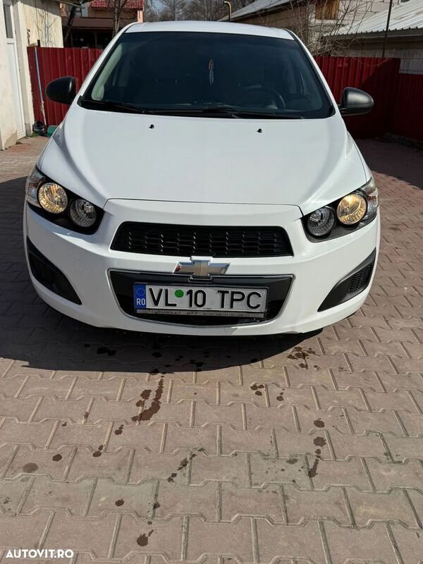 Alb Utilizat 2013 Chevrolet Aveo LS Berlinǎ | 3.100 EUR - Imagine 1/4