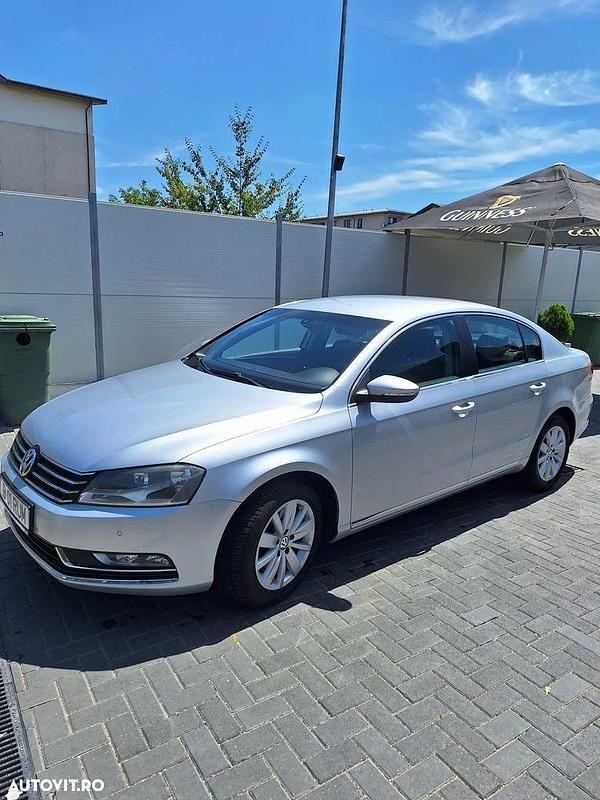 Second-hand VW Passat Trendline 105 CP (77 kW) 2012 Culoareargint Berlinǎ