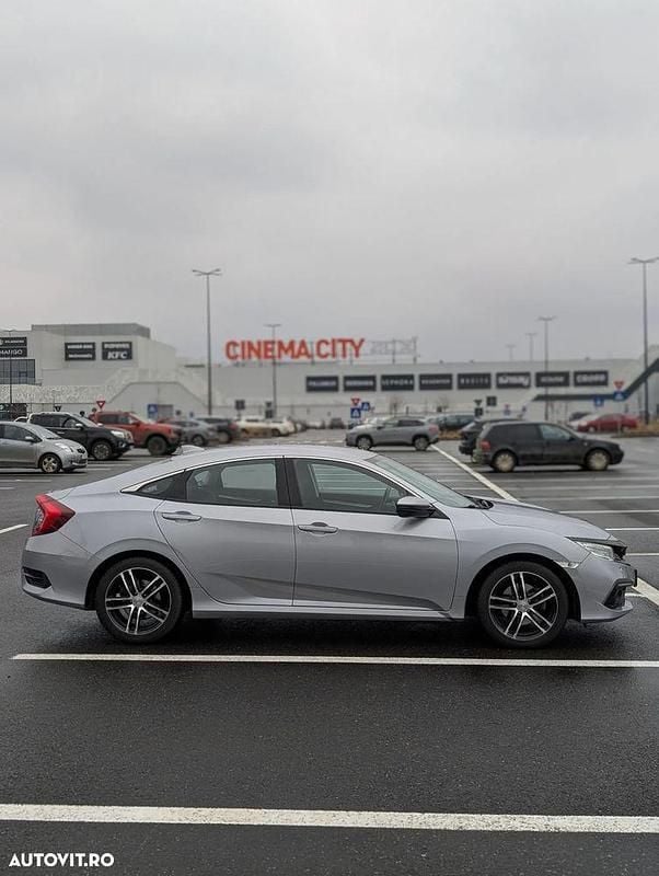 Second-hand Honda Civic Elegance 182 CP (133 kW) 2019 Culoareargint Berlinǎ