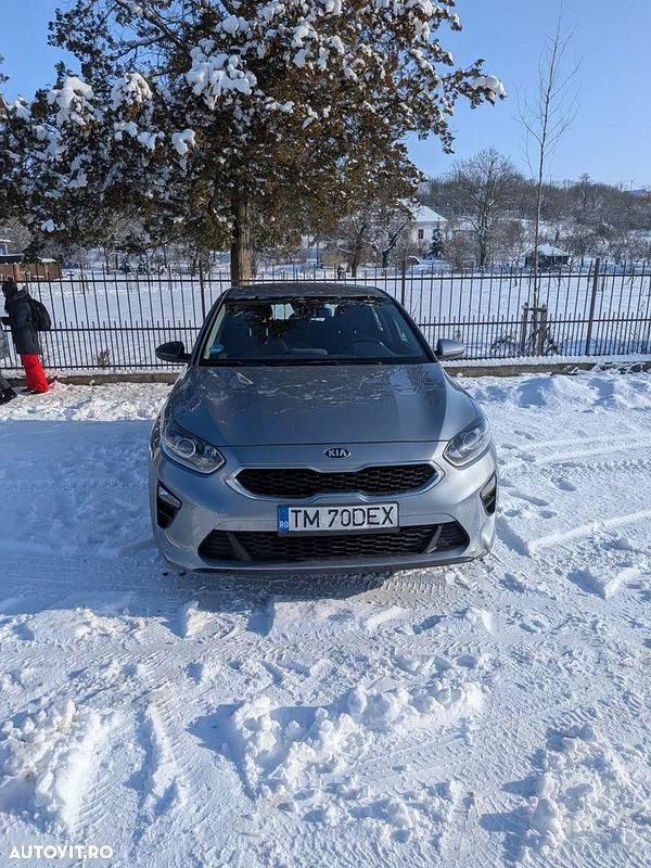 Culoareargint Utilizat 2018 Kia Ceed Best Hatchback | 8.910 EUR (Preț OK) - Imagine 1/4