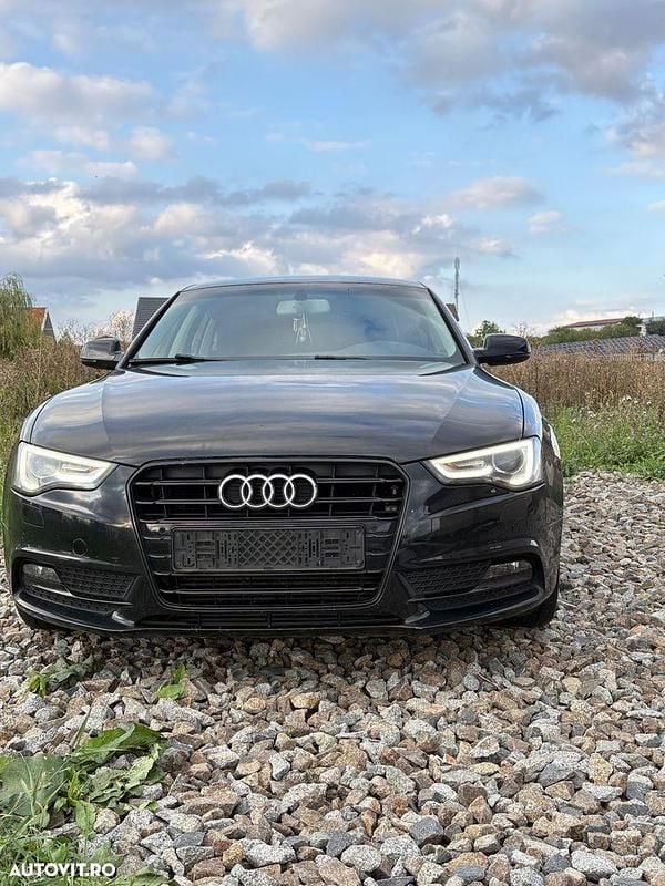 Culoarenegru Utilizat 2013 Audi A5 Sportback Berlinǎ | 7.990 EUR (Preț bun) - Imagine 1/4