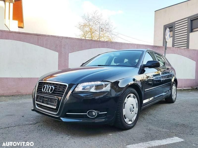 Culoarenegru Utilizat 2011 Audi A3 Ambition | 3.990 EUR (Super Preț) - Imagine 1/4