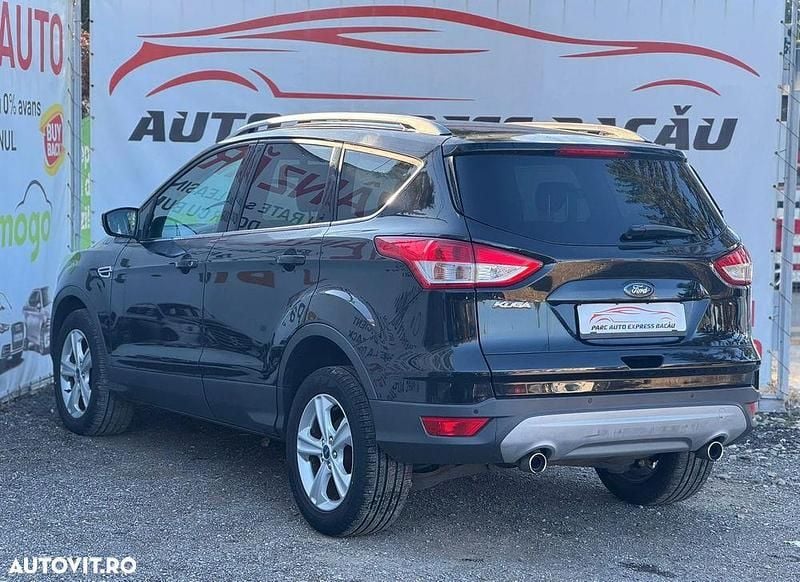 Second-hand Ford Kuga 120 CP (88 kW) 2015 Culoarenegru SUV