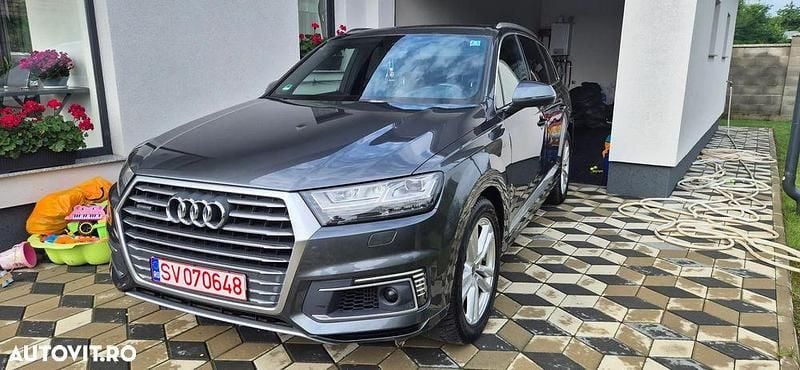 Gri Utilizat 2017 Audi Q7 Comfort SUV | 27.800 EUR (Super Preț) - Imagine 1/4