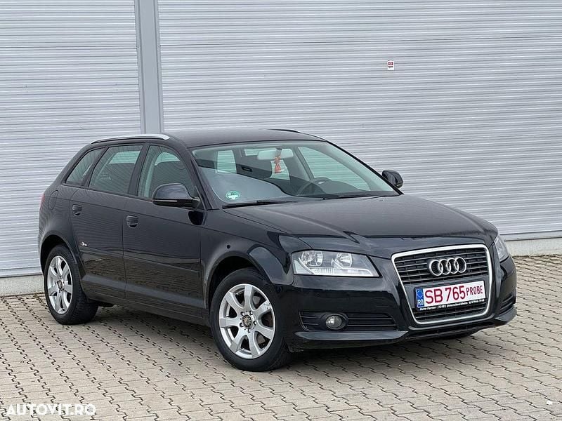 Culoarenegru Utilizat 2010 Audi A3 Sportback Ambiente Hatchback | 4.795 EUR (Preț bun) - Imagine 1/4