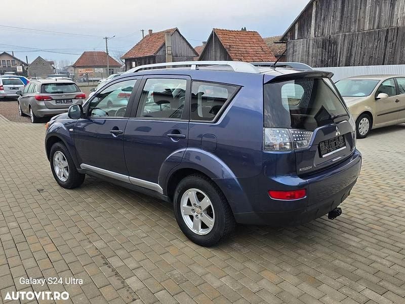 Second-hand Mitsubishi Outlander Intense 140 CP (102 kW) 2007 Culoarealbastru SUV