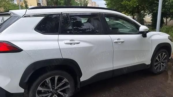 Second-hand Toyota Corolla Cross 2024 Alb SUV