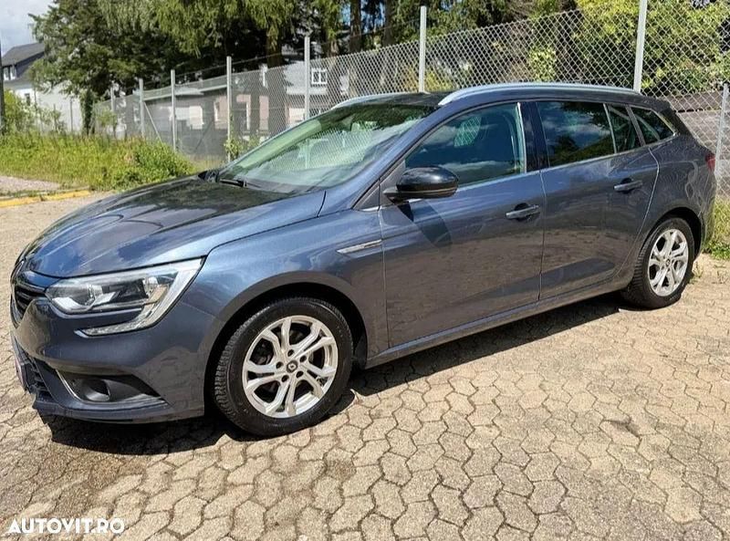 Albastru Utilizat 2018 Renault Mégane GrandTour LIMITED Break | 9.999 EUR (Preț OK) - Imagine 1/4