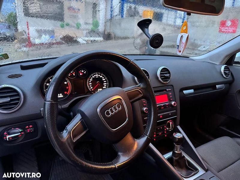 Second-hand Audi A3 Attraction 125 CP (91 kW) 2009 Culoarealb Hatchback