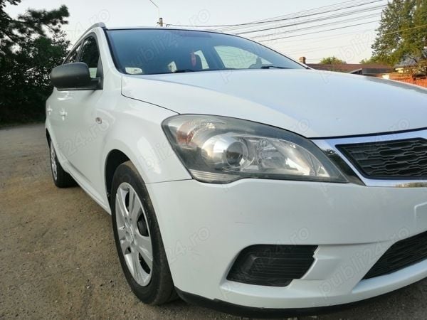 Alb Utilizat 2010 Kia Ceed 2 Break | 4.250 EUR (Puțin scump) - Imagine 1/4