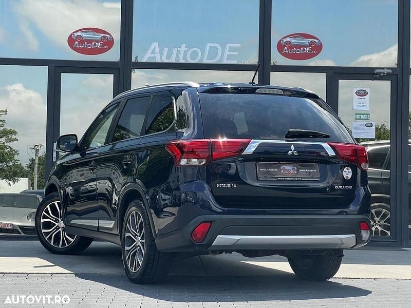 Second-hand Mitsubishi Outlander 150 CP (110 kW) 2016 Albastru SUV