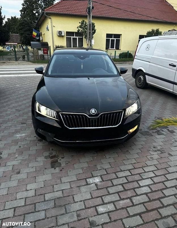 Second-hand Skoda Superb Style 150 CP (110 kW) 2016 Culoarenegru Berlinǎ