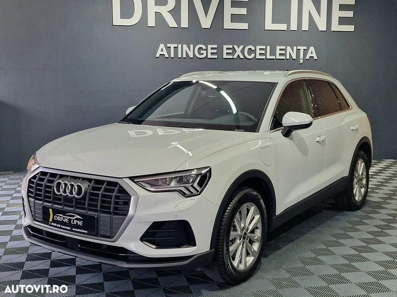 Culoarealb Utilizat 2024 Audi Q3 S-Line SUV | 34.900 EUR (Preț OK) - Imagine 1/4