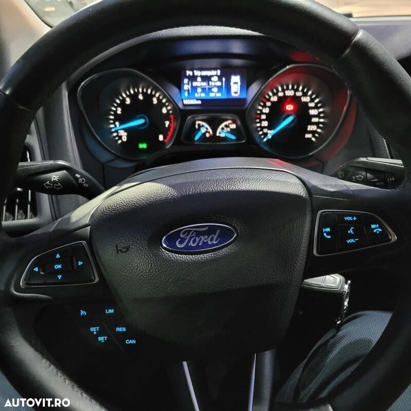 Gri Utilizat 2016 Ford Focus Trend Berlinǎ | 7.800 EUR (Preț OK) - Imagine 1/4
