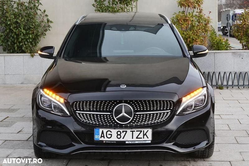 Second-hand Mercedes C250 204 CP (150 kW) 2015 Culoarenegru Break
