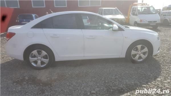 Utilizat 2013 Chevrolet Cruze Berlinǎ | 5.850 EUR - Imagine 1/4